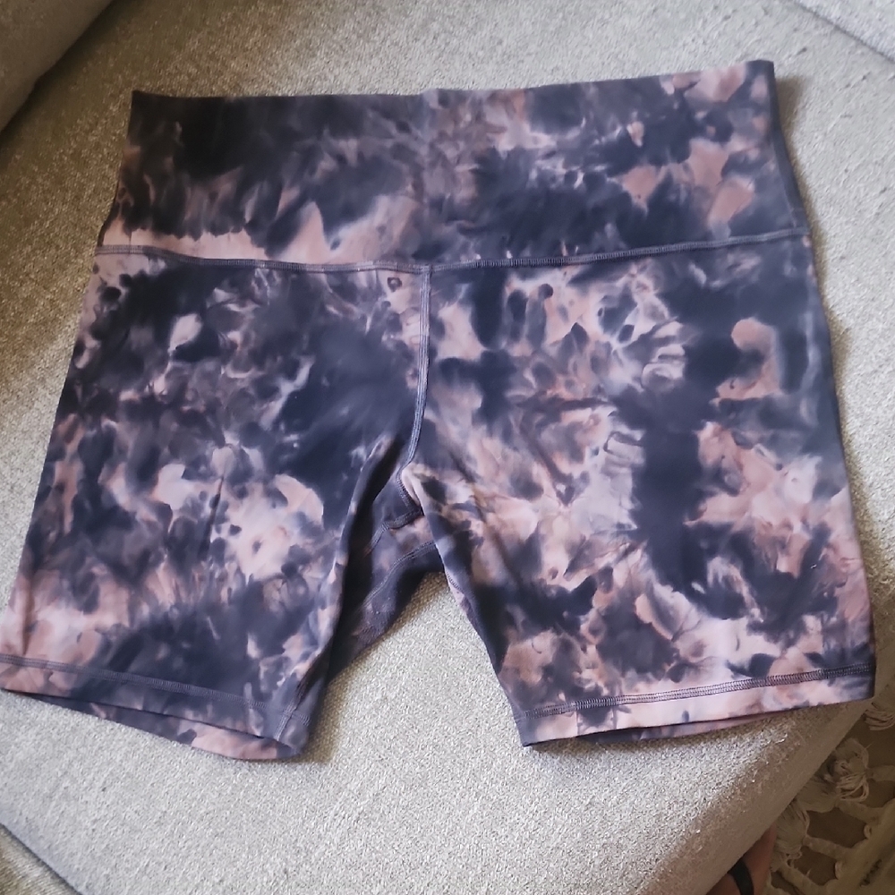 lululemon athletica Black and Brown Bike Shorts - Picture 5 of 6